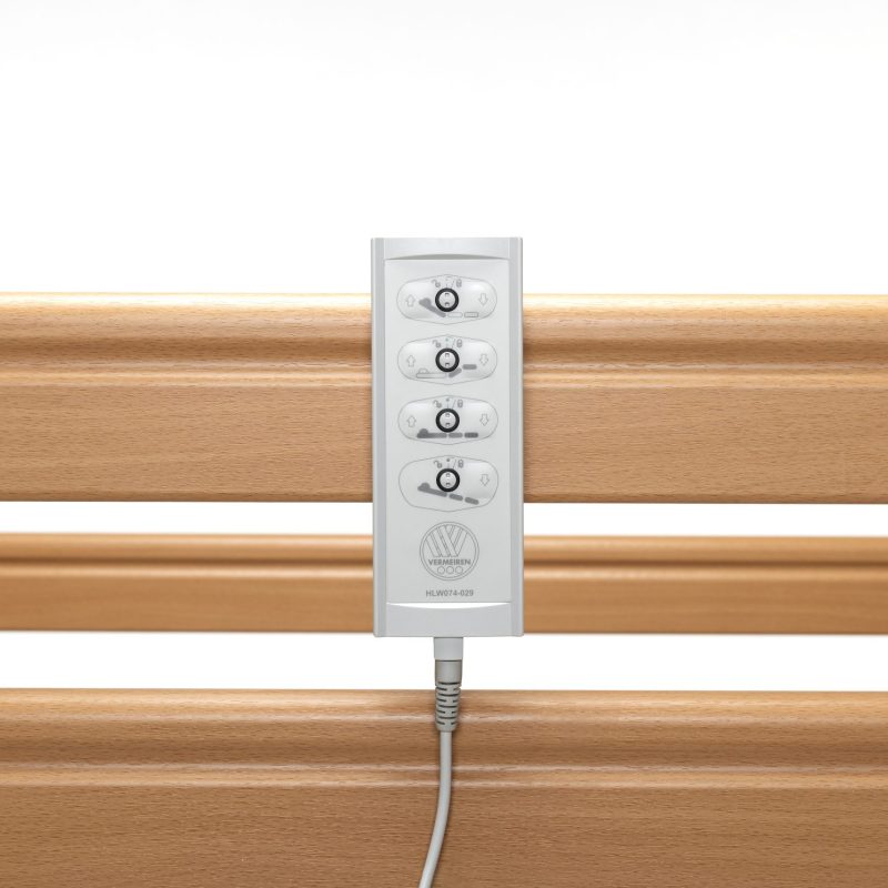 Letto elettrico con sponde e maniglia alzamalati Club D - doghe in legno - immagine 2